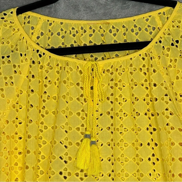 Ruby Rd XL Shirt Top Yellow Solid Eyelet Roll Tab Half Sleeve Keyhole Scoop Neck - Picture 3 of 6
